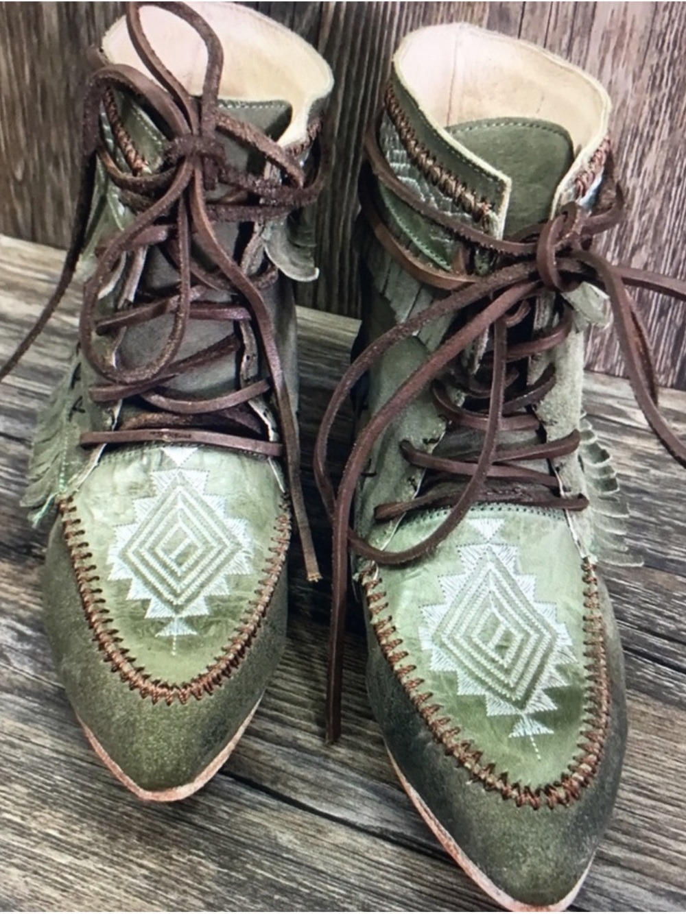 RARE Freebird By Steven Tribe Western Aztec Fringe Suede Leather Moccasin Boots